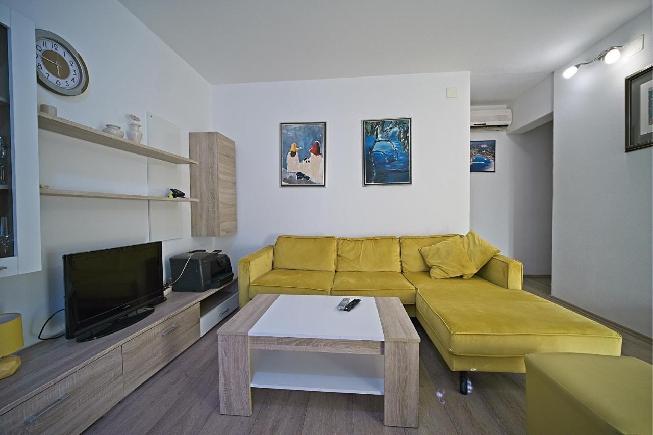 Apartment Renata Postira Exteriör bild
